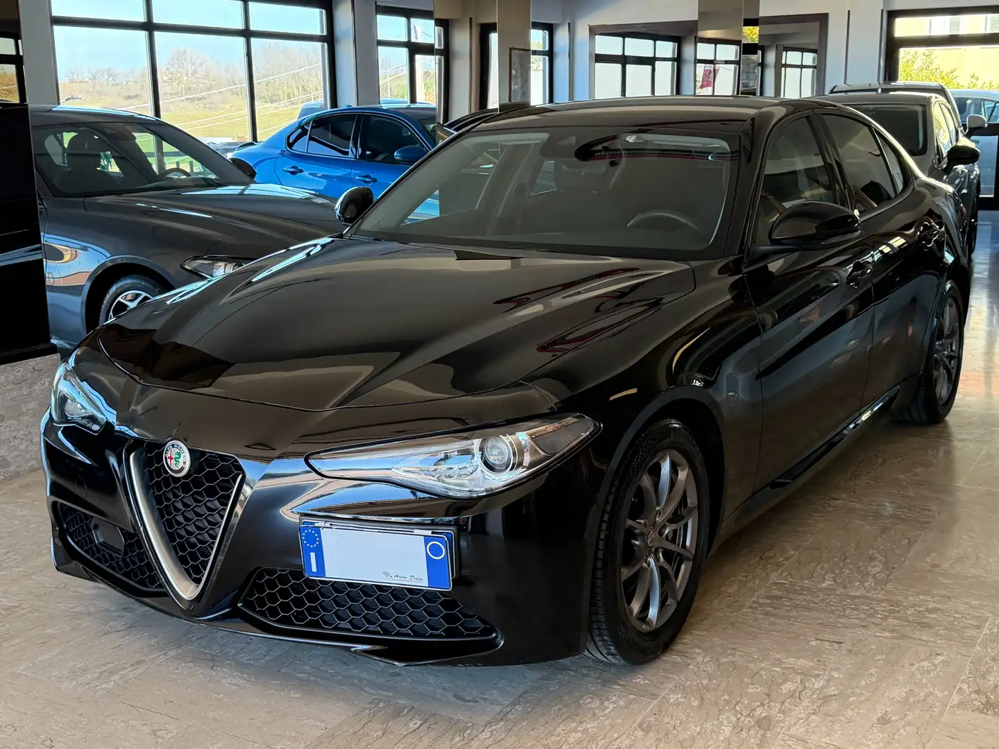 Alfa Romeo Giulia 2.2 TURBODIESEL 160 cv. AT8 BUSINESS (Nav) Nero - 2