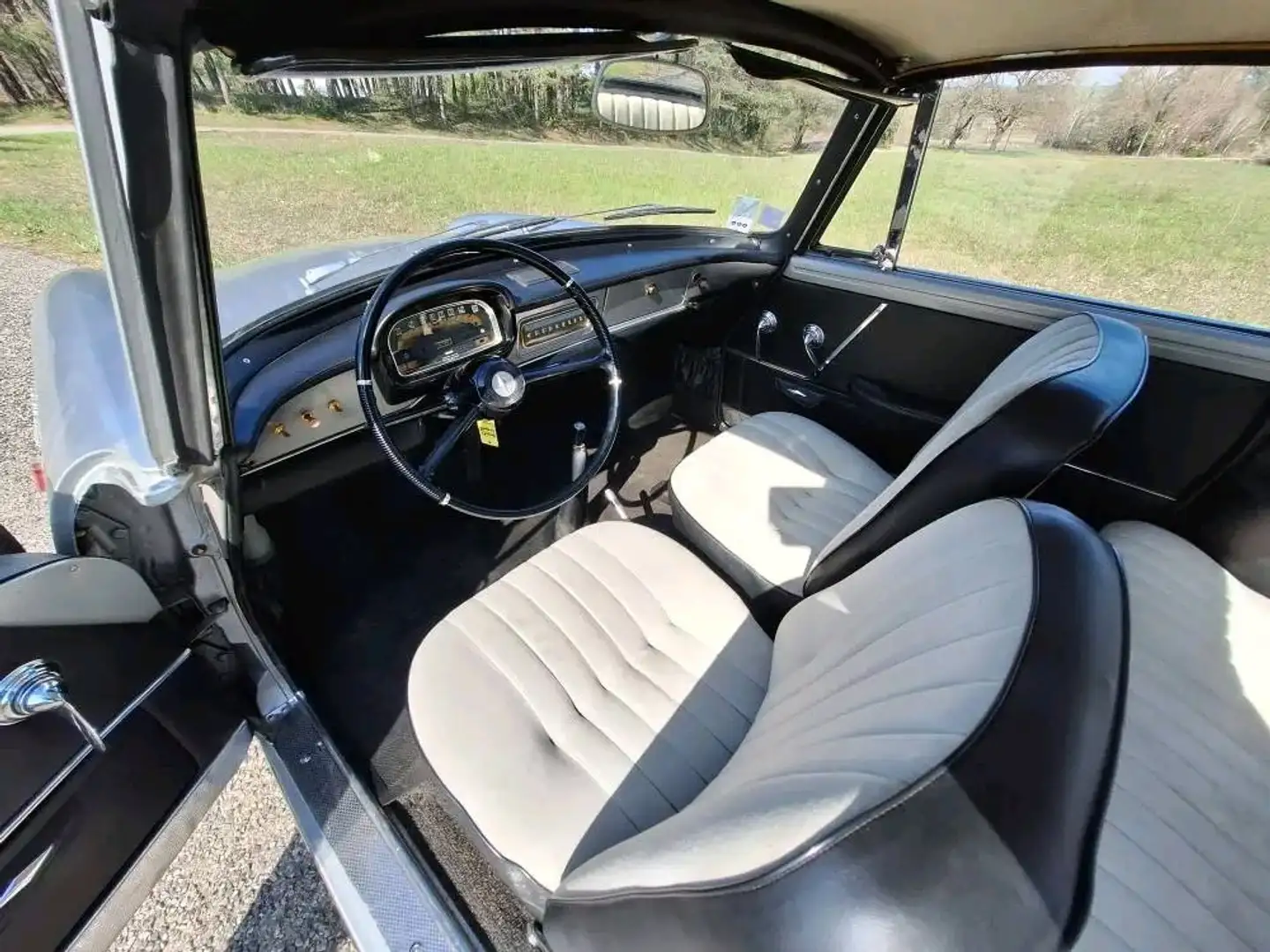 Renault Серебристый - 1