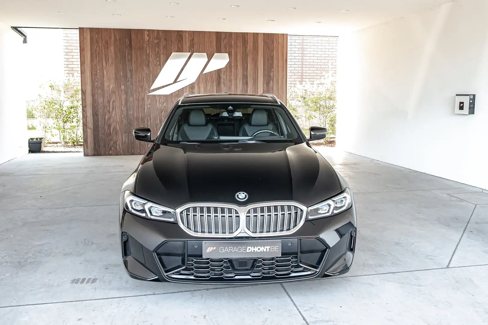 BMW 330 e,LCI, Mpack, variabel sportstuur, Keyless, Camera Zwart - 2