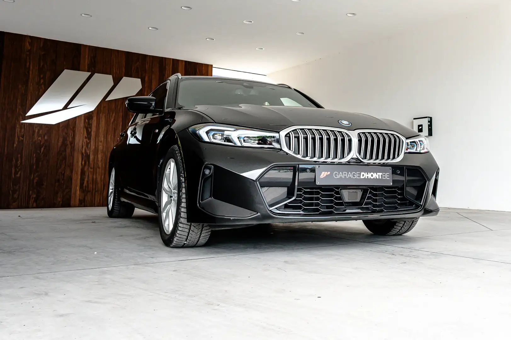 BMW 330 e,LCI, Mpack, variabel sportstuur, Keyless, Camera Black - 1