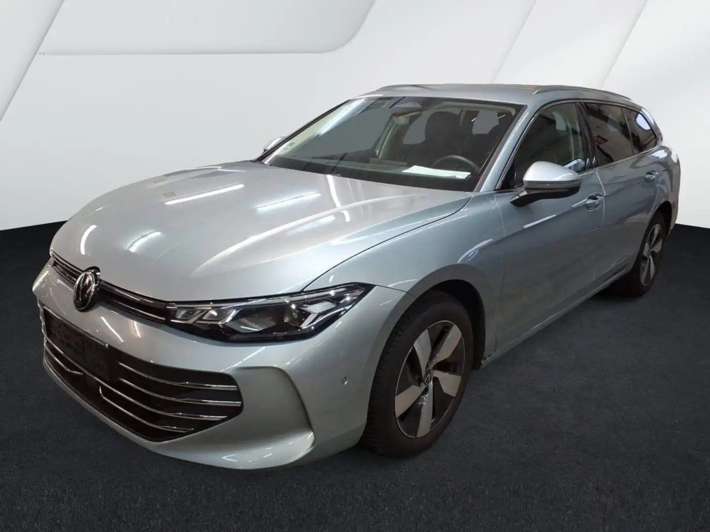 Volkswagen Passat Var. 1.5 eTSI Business DSG AHK*NAV*ACC*RFK Silber - 2