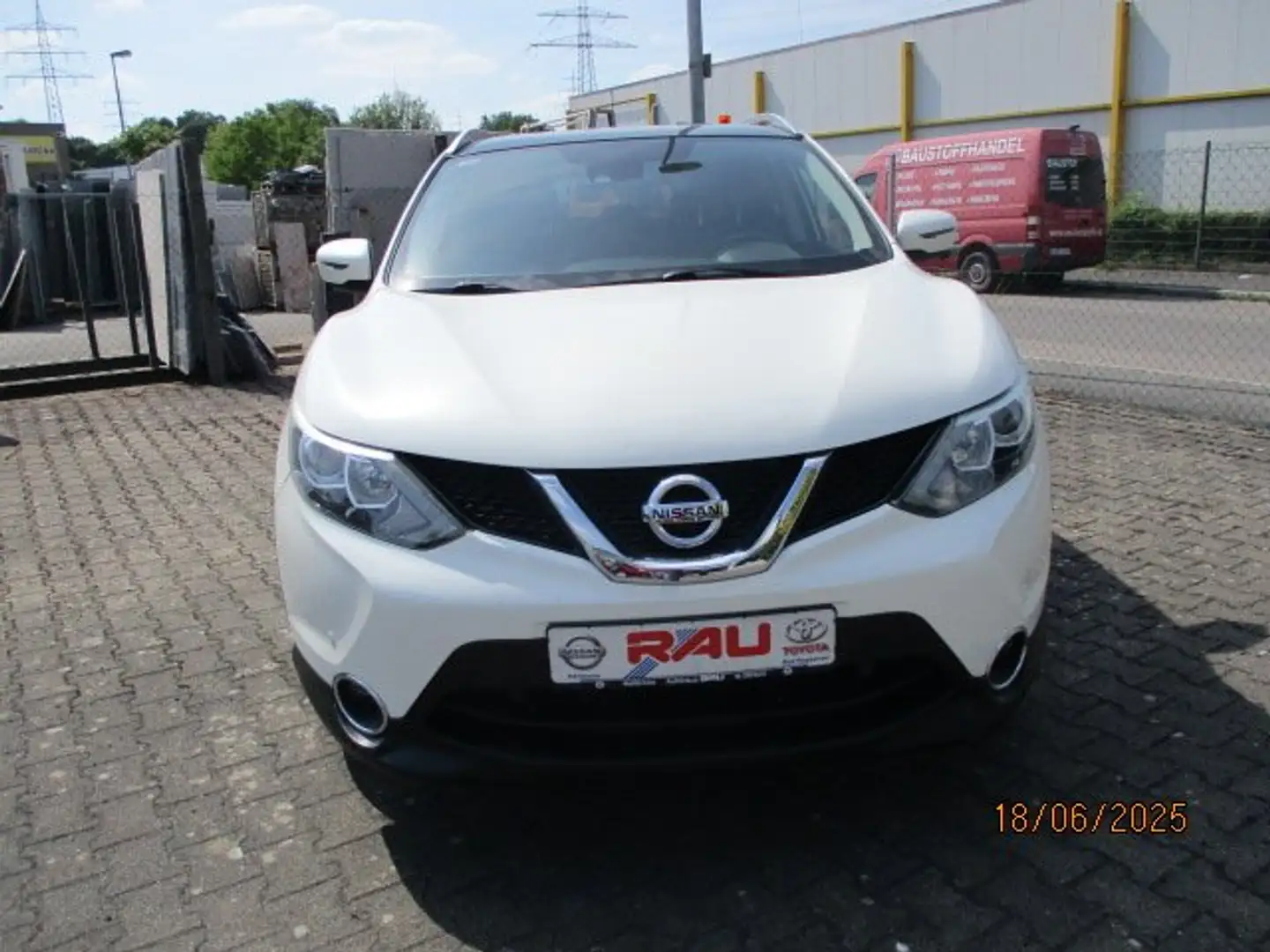 Nissan Qashqai 1.2 DIG-T 360 Weiß - 2