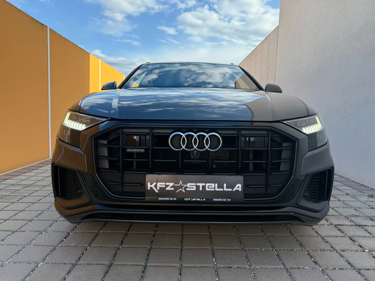Audi Q8 50 TDI quattro / Soft Close / Pano / 3xS-Line / Grau - 2