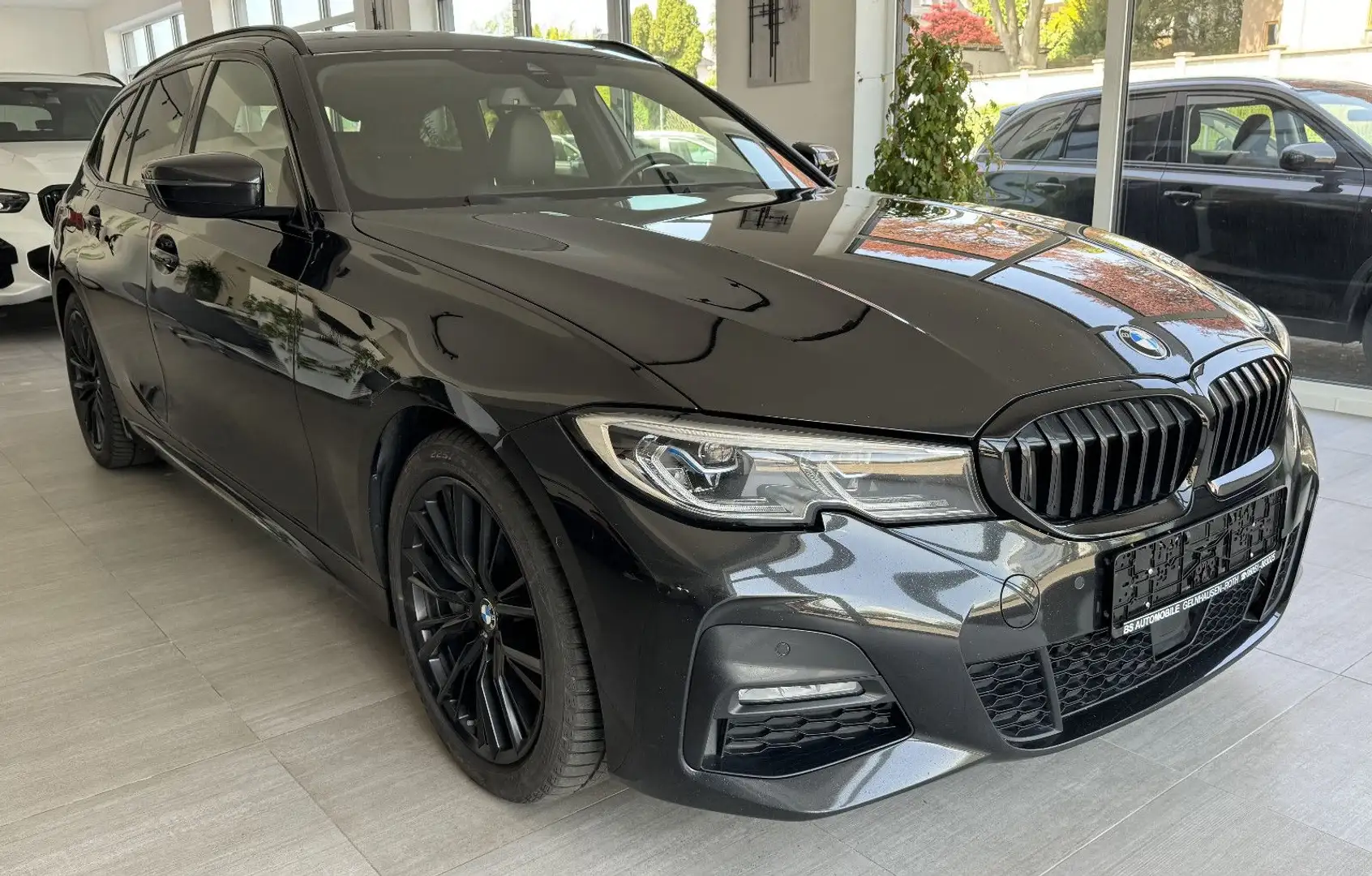 BMW 330 d M Sport Schwarz - 1