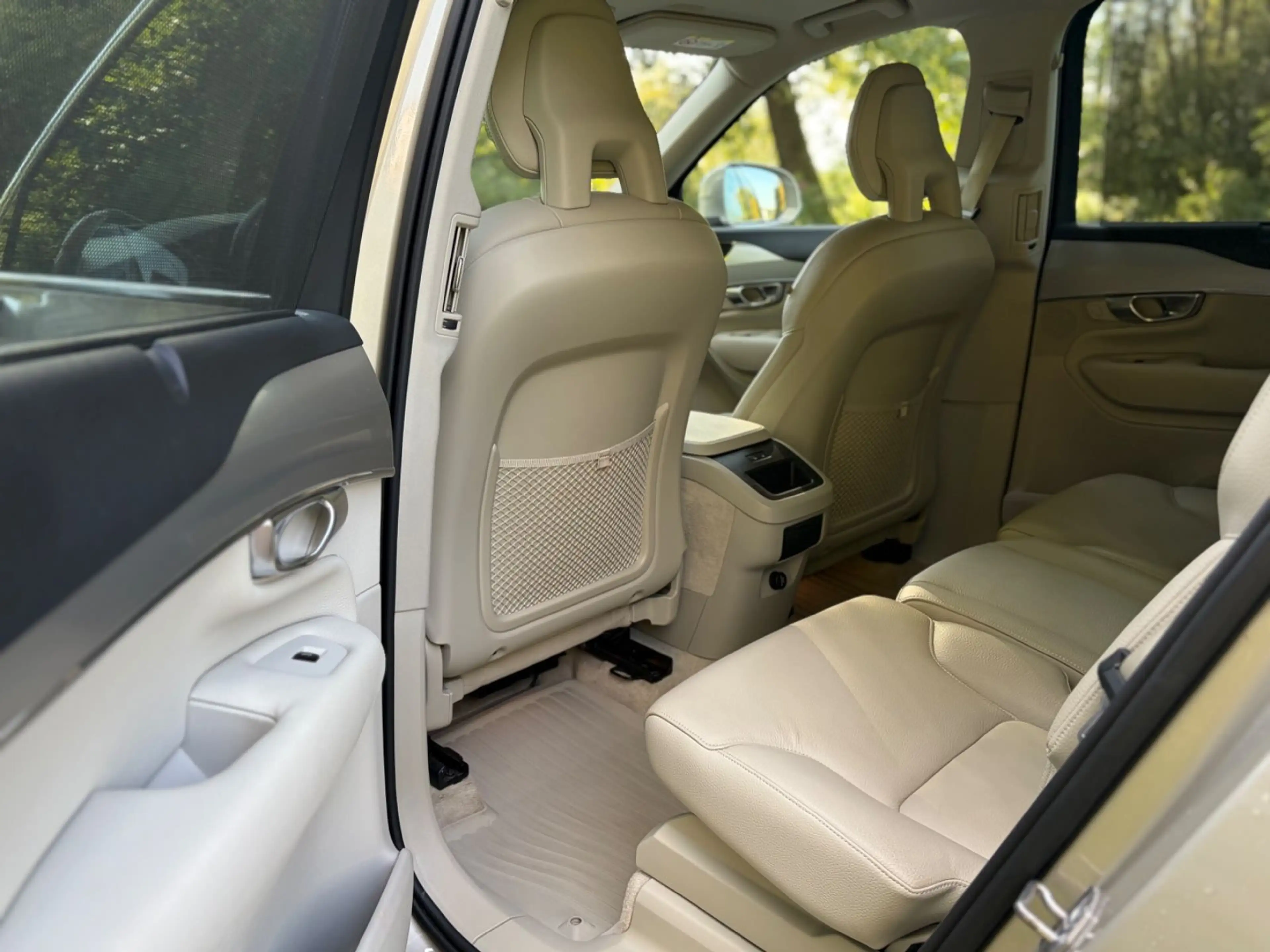 Volvo XC90 XC90 Momentum 2WD — photo 11