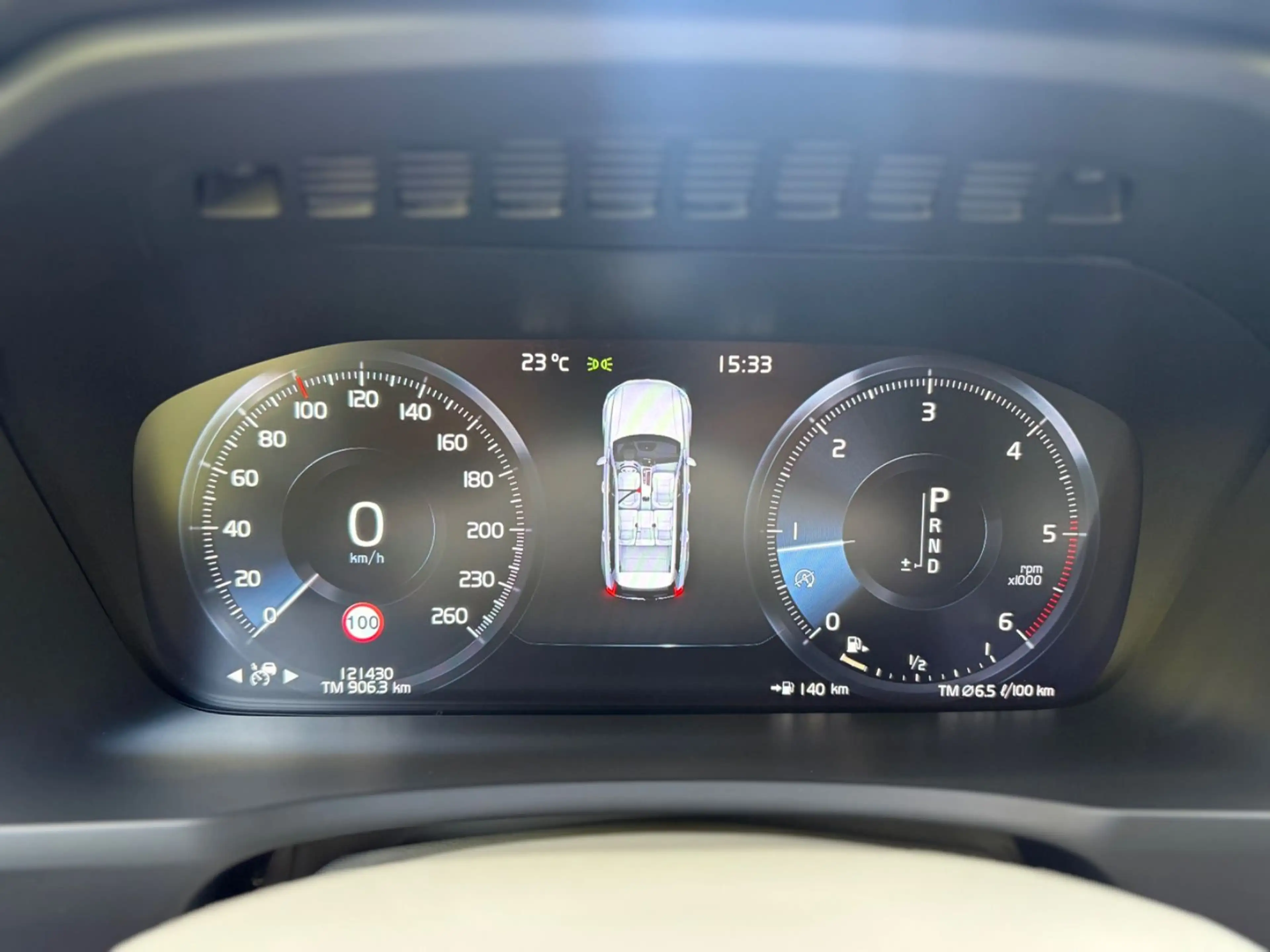 Volvo XC90 XC90 Momentum 2WD — photo 20