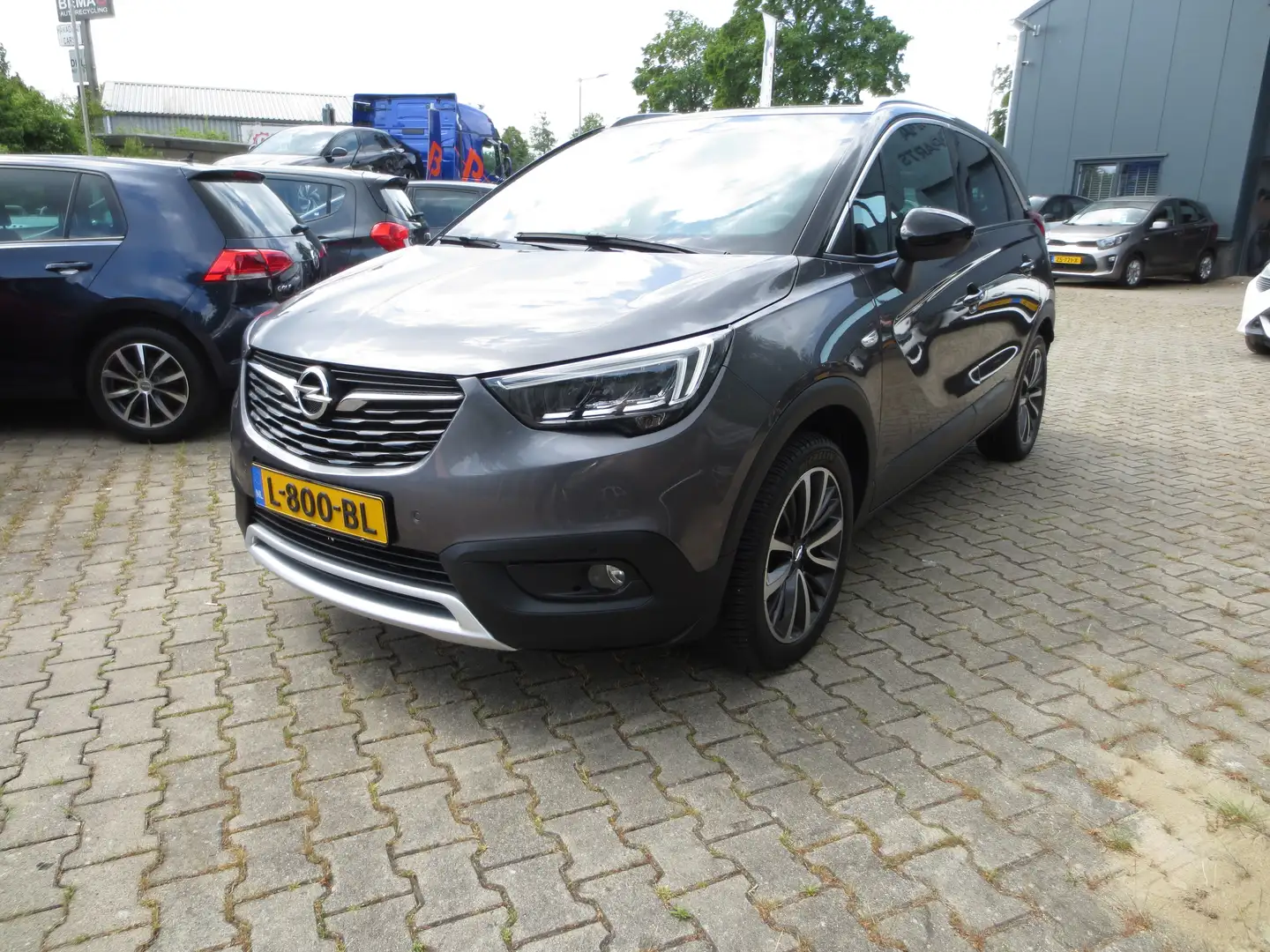 Opel Crossland X 1.2 T. Ultimate Automaat  Pano  Leder KM21,620 NAP Grijs - 1
