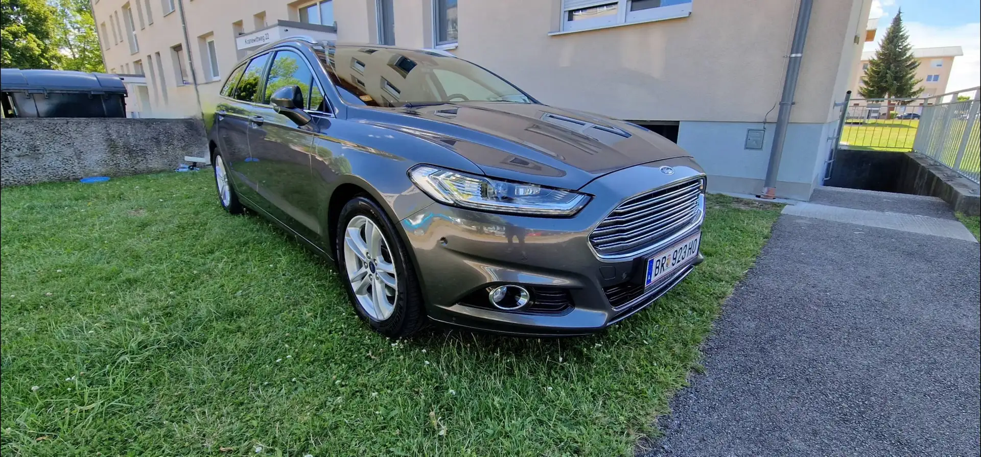 Ford Mondeo Mondeo Traveller Titanium 2,0 TDCi Aut. Titanium Grau - 2