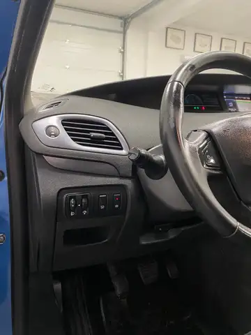 Renault Scenic view 12