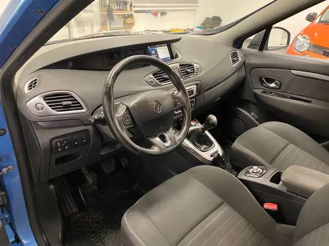 Renault Scenic view 14