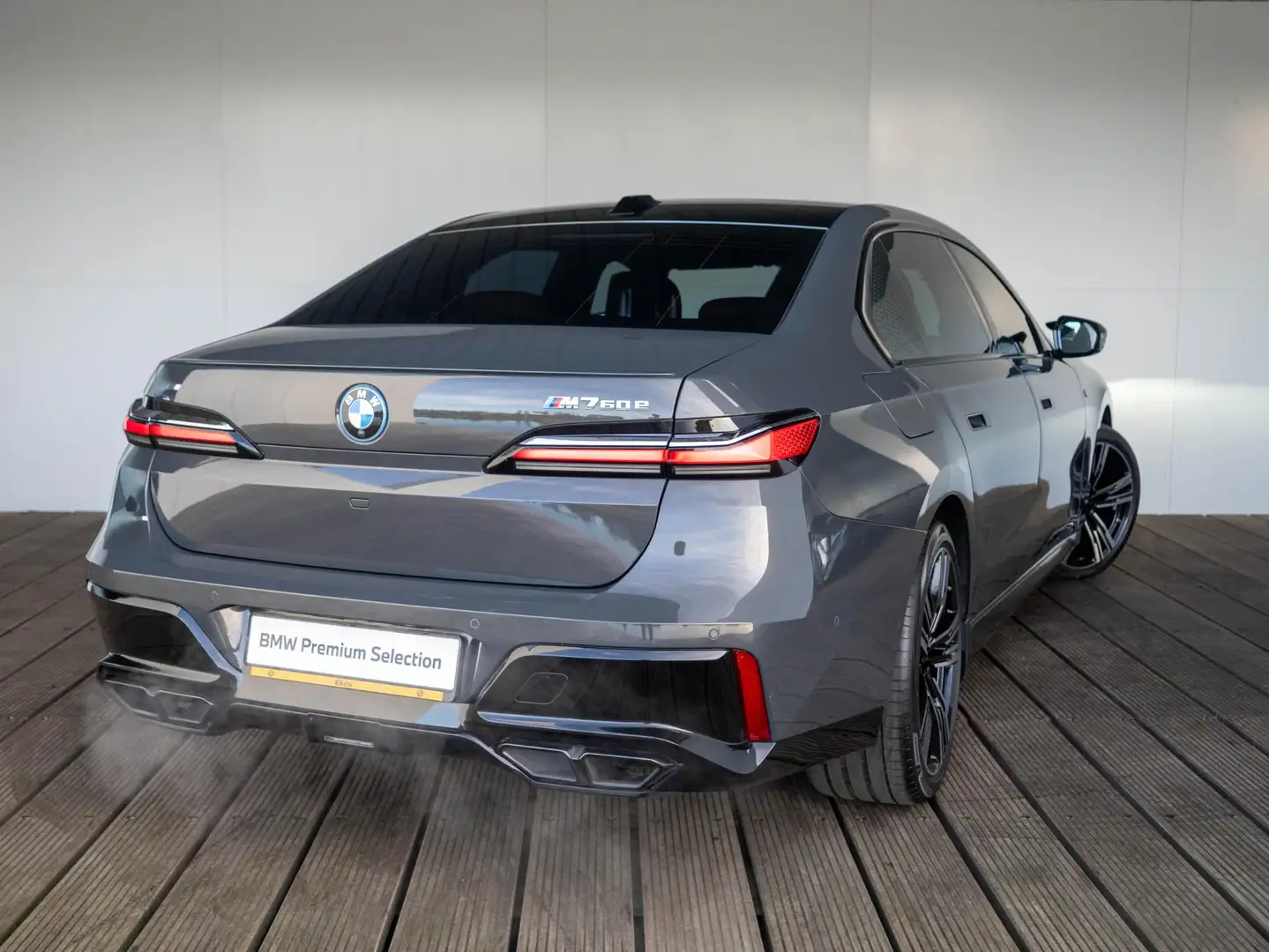 BMW 760 7 Serie M760e xDrive | Driving Assistant Professio Gris - 2