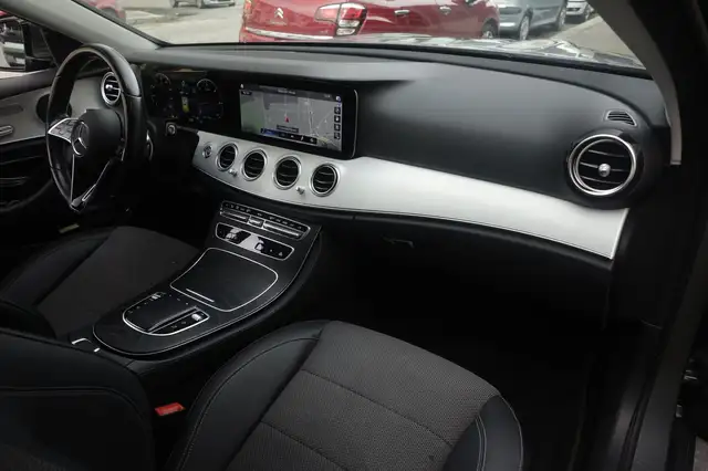 Mercedes-Benz E-Class view 10