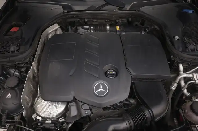 Mercedes-Benz E-Class view 20