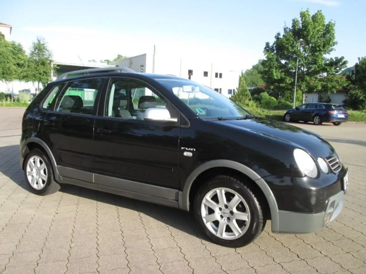 Volkswagen Polo 1.4 TDI Fun+2.HAND+CROSS+4-TÜRIG+FÄHRT GUT Schwarz - 2