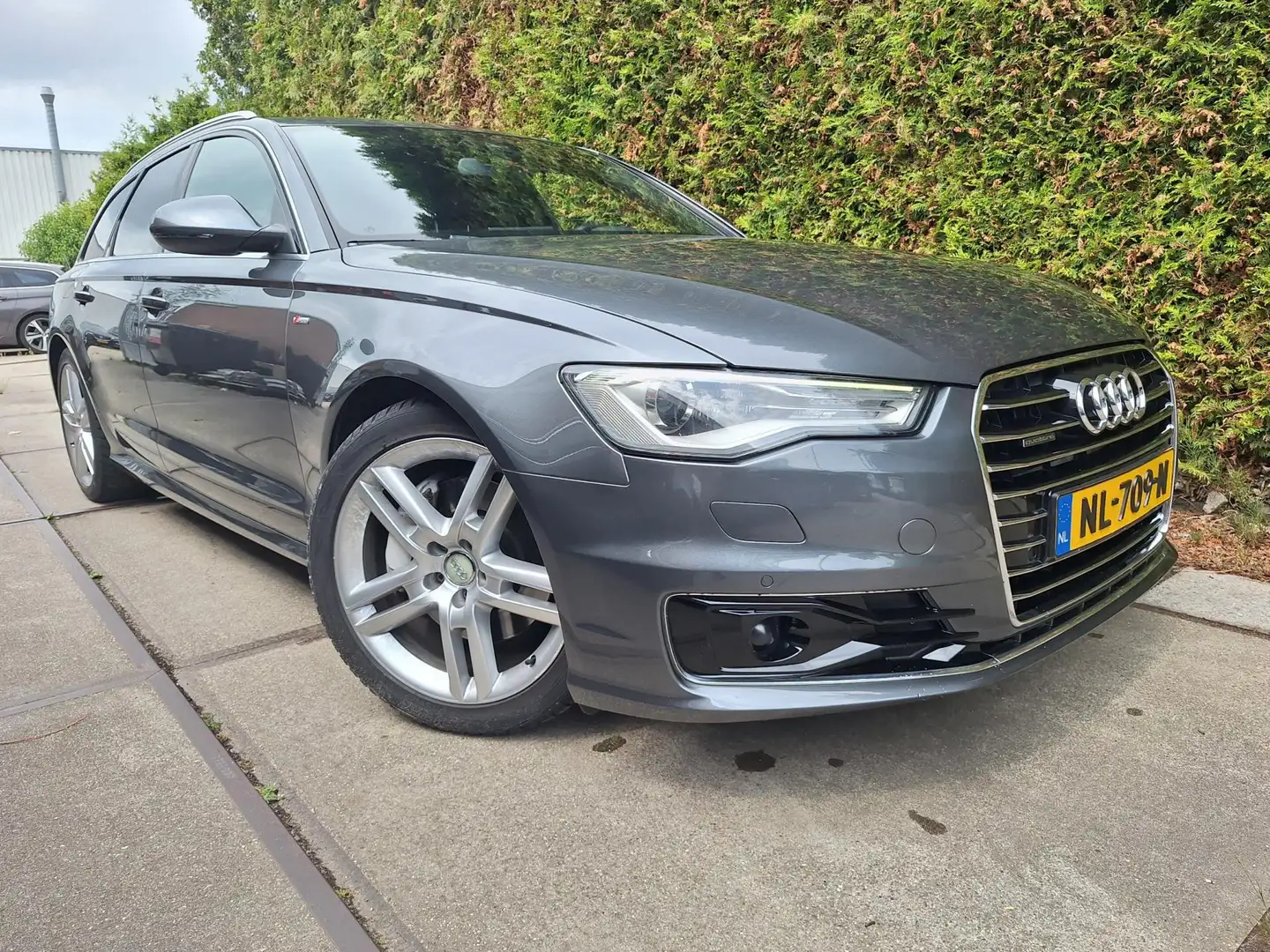 Audi A6 Avant 3.0 TDI quattro Sport Edition Grijs - 2