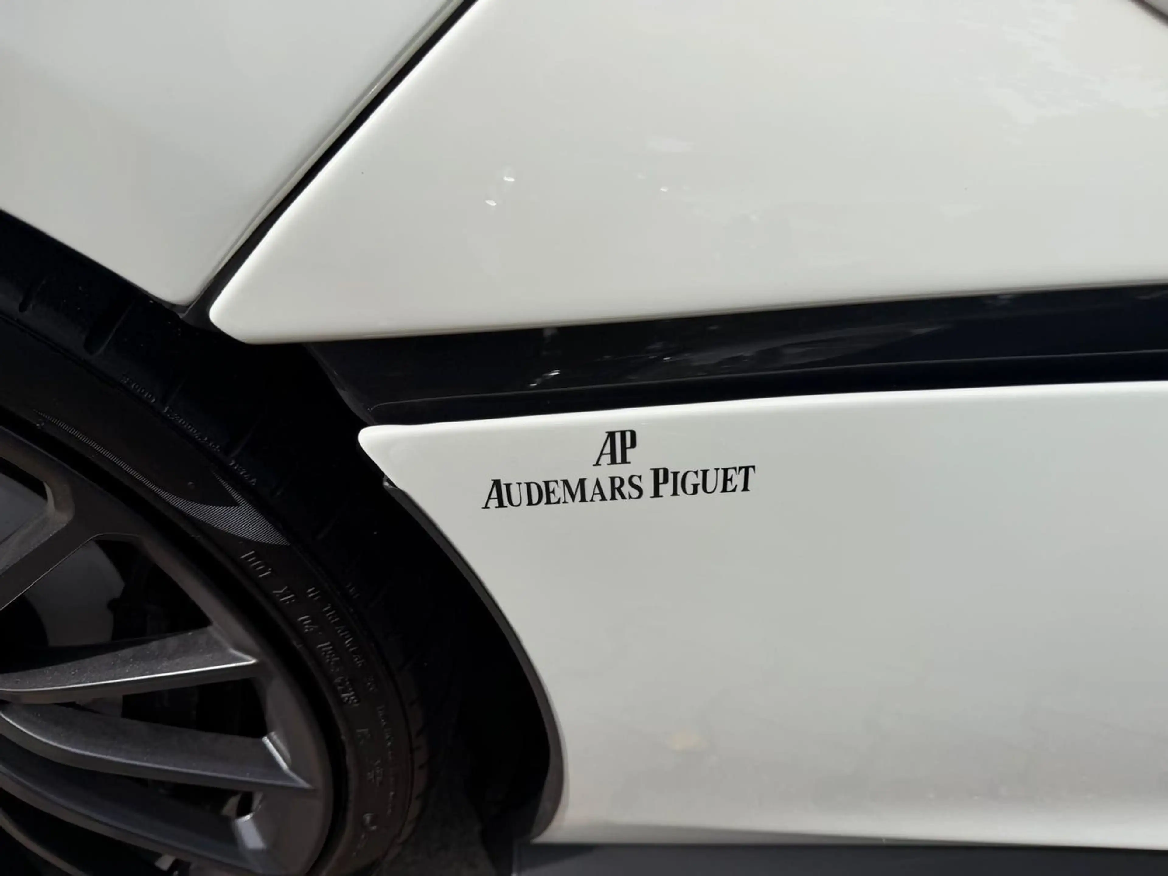 McLaren 540C MSO CARBONFLÜGEL 2 HAND — photo 12