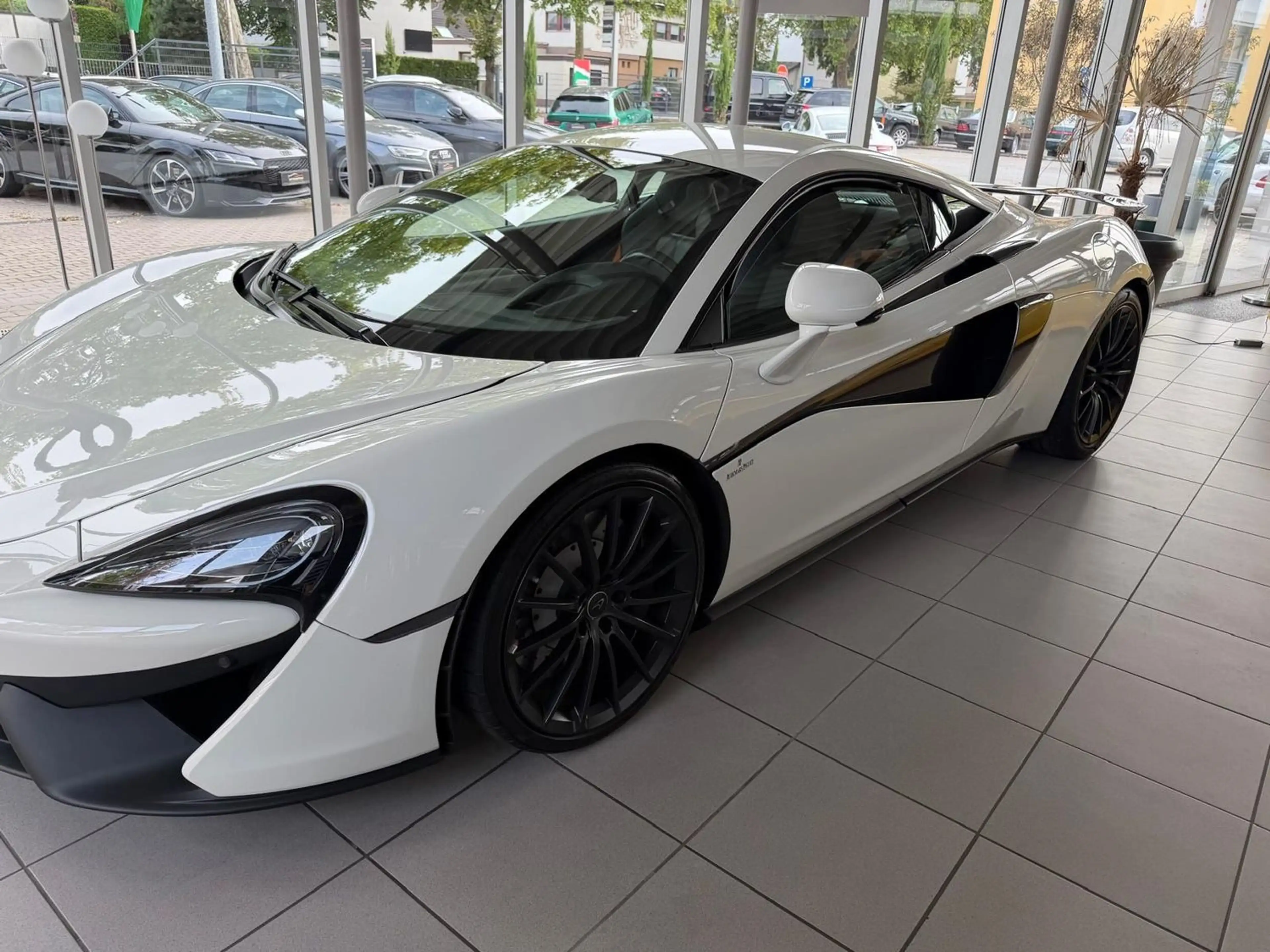 McLaren 540C MSO CARBONFLÜGEL 2 HAND — photo 5