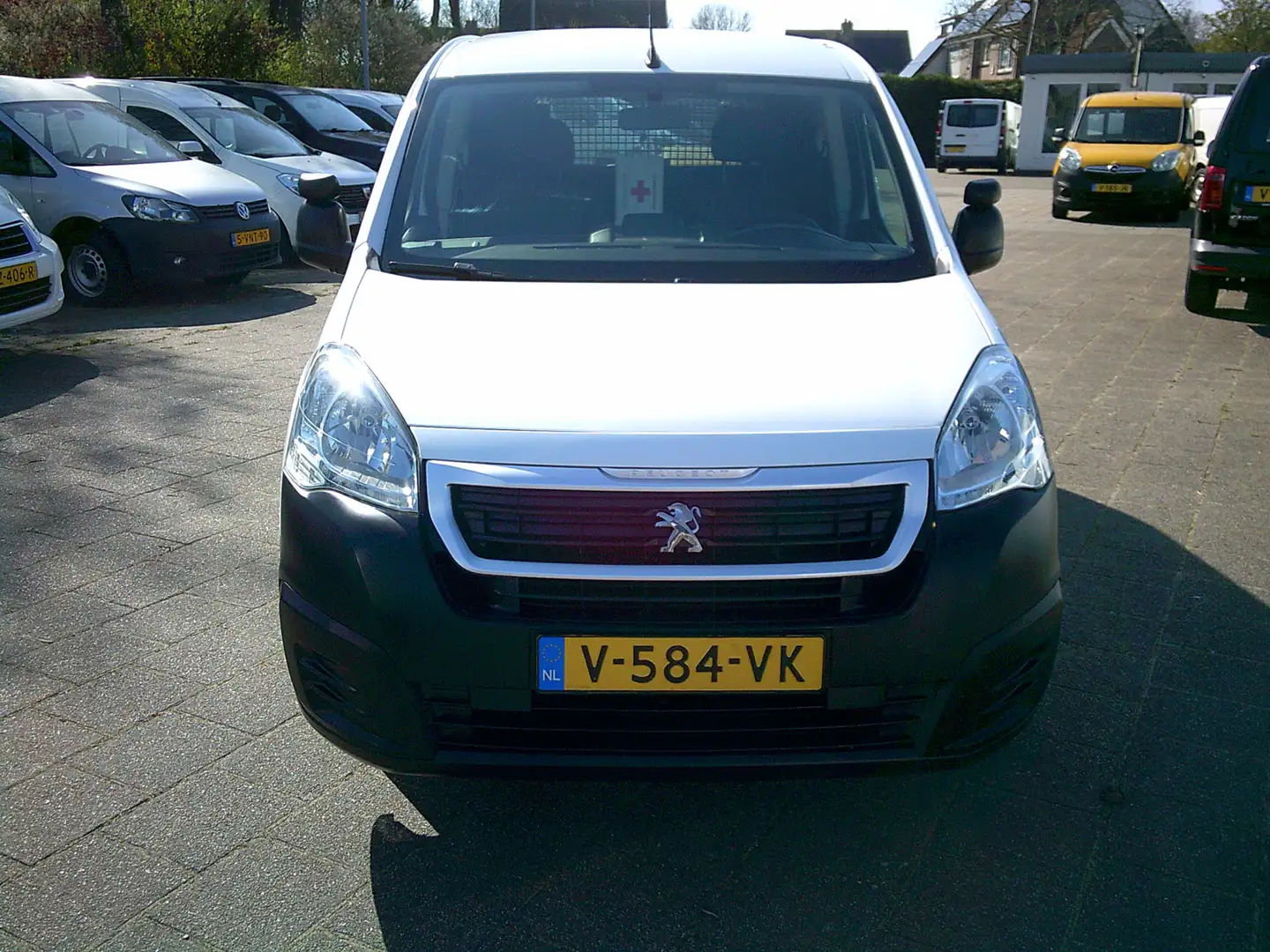 Peugeot Partner 120 1.6 BlueHDi 100 L1 Premium VOORZIEN VAN AIRCO+ Blanc - 2