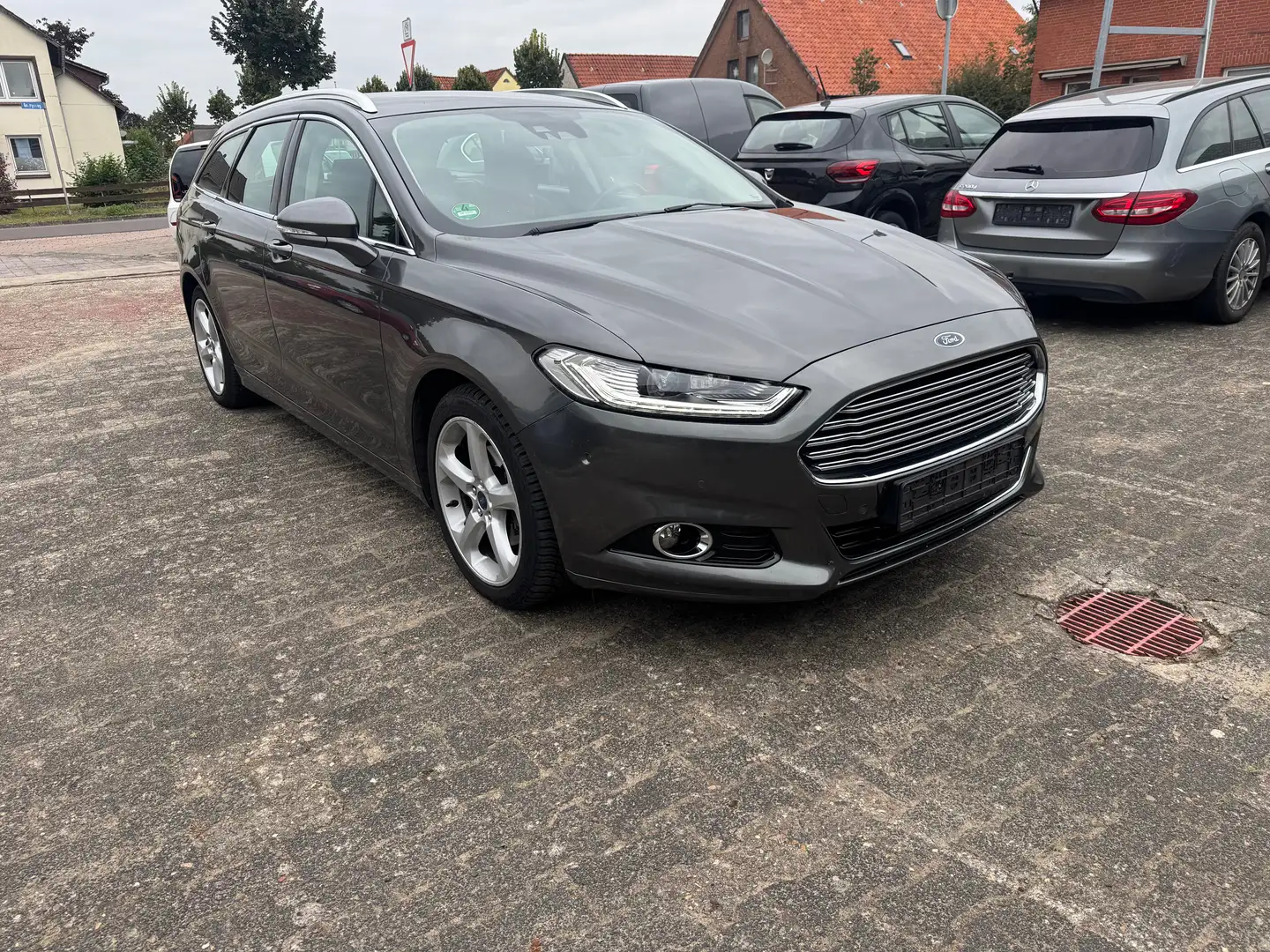 Ford Mondeo 24 Monate Garantie / Top Ausstattung/ Euro 6 Grau - 1