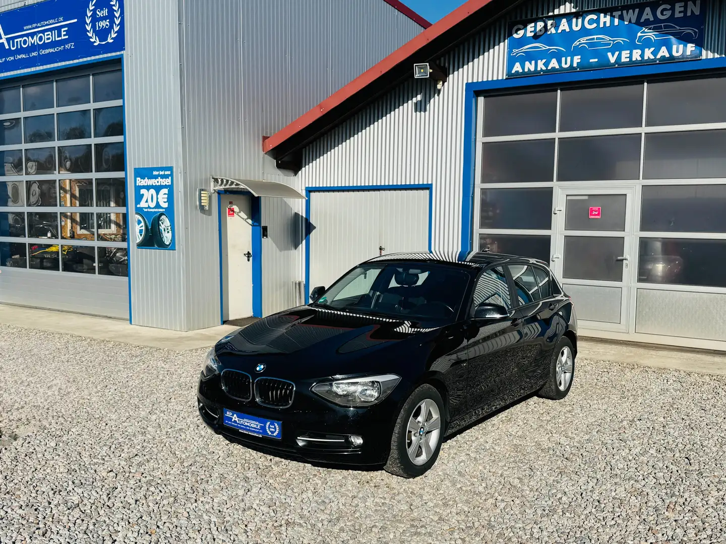 BMW 118 118 i Sport Line Advantage PDC SITZHZG KLIMA Schwarz - 1