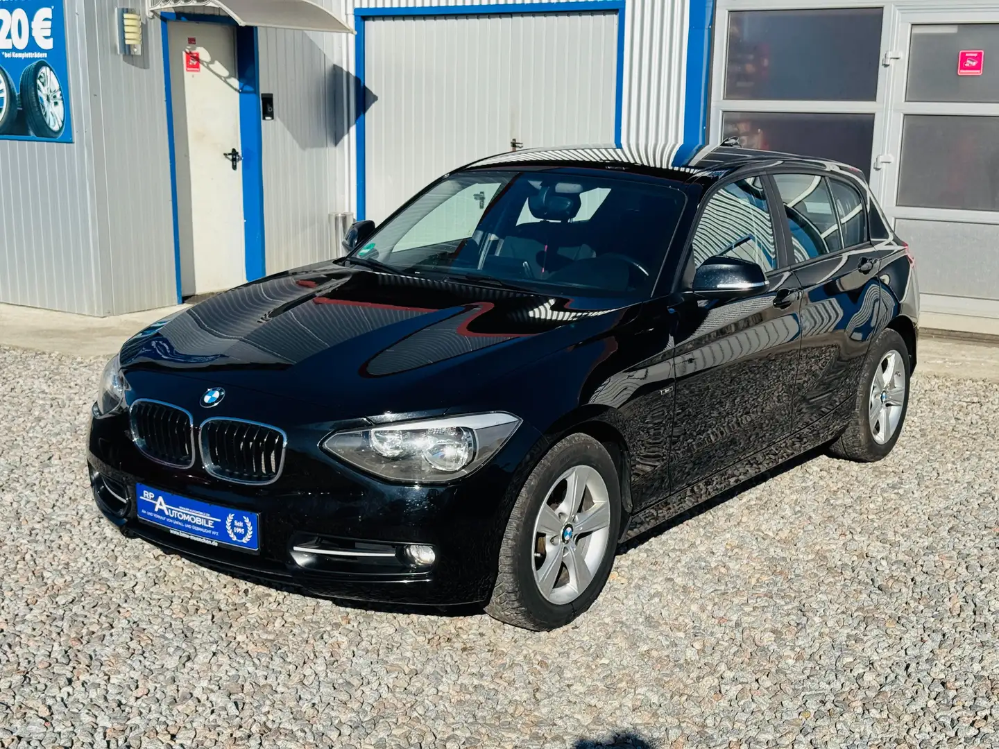 BMW 118 118 i Sport Line Advantage PDC SITZHZG KLIMA Schwarz - 2