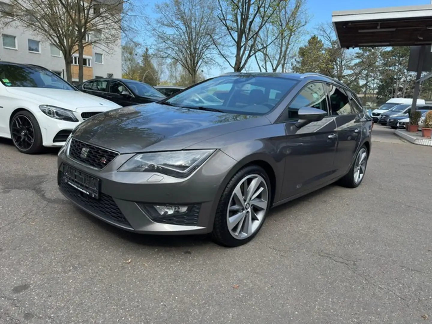 SEAT Leon ST FR 2.0 TDI DSG *ACC*NAVI*LED*SPORTPAKET* Gris - 2