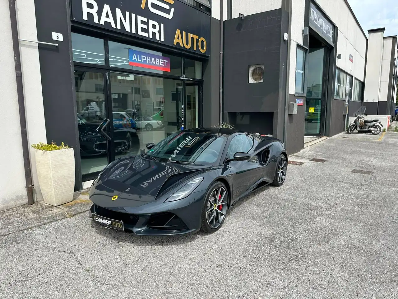 Lotus Emira 2024
