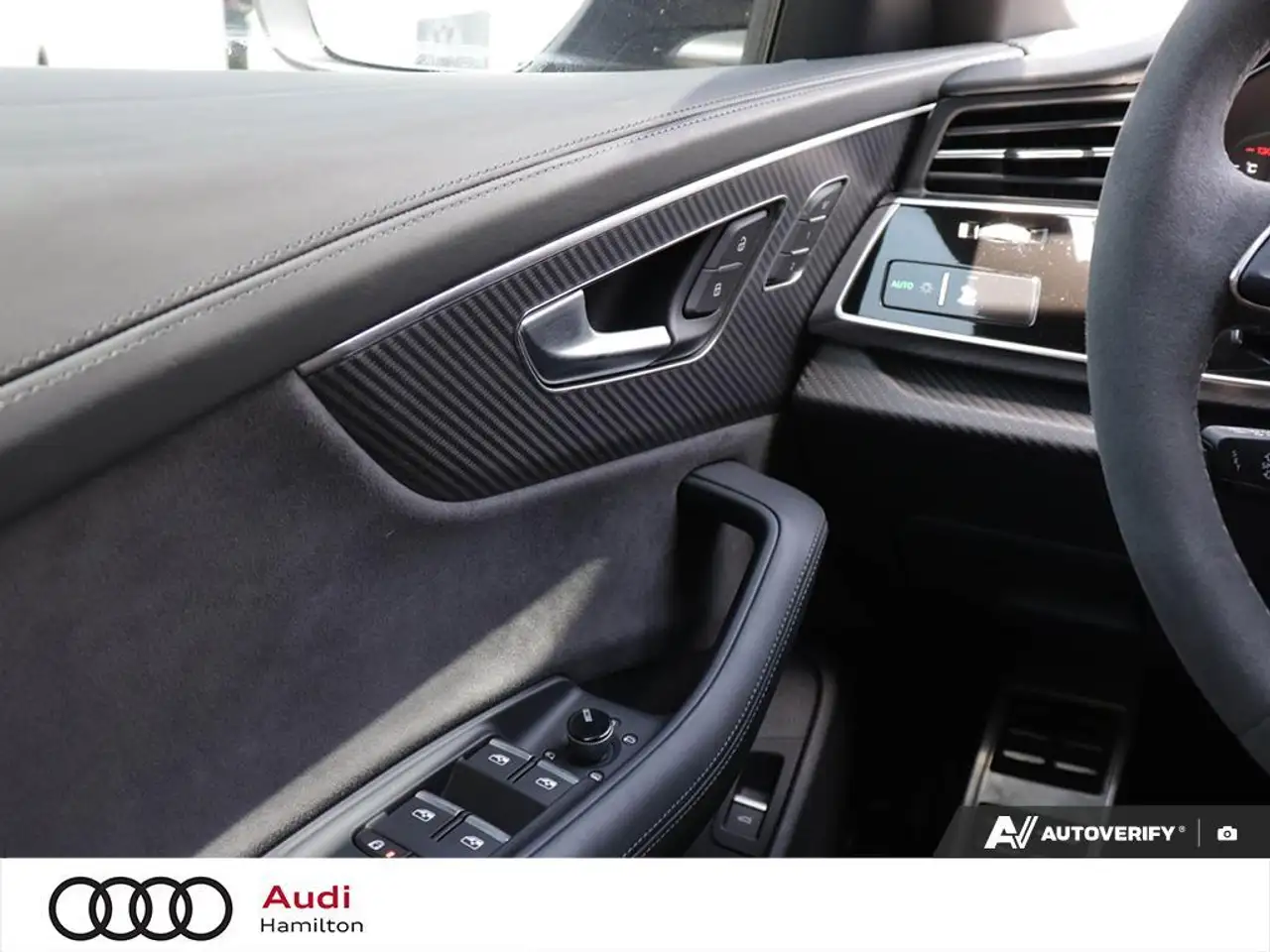 Audi RS Q8 снимка Audi RS Q8