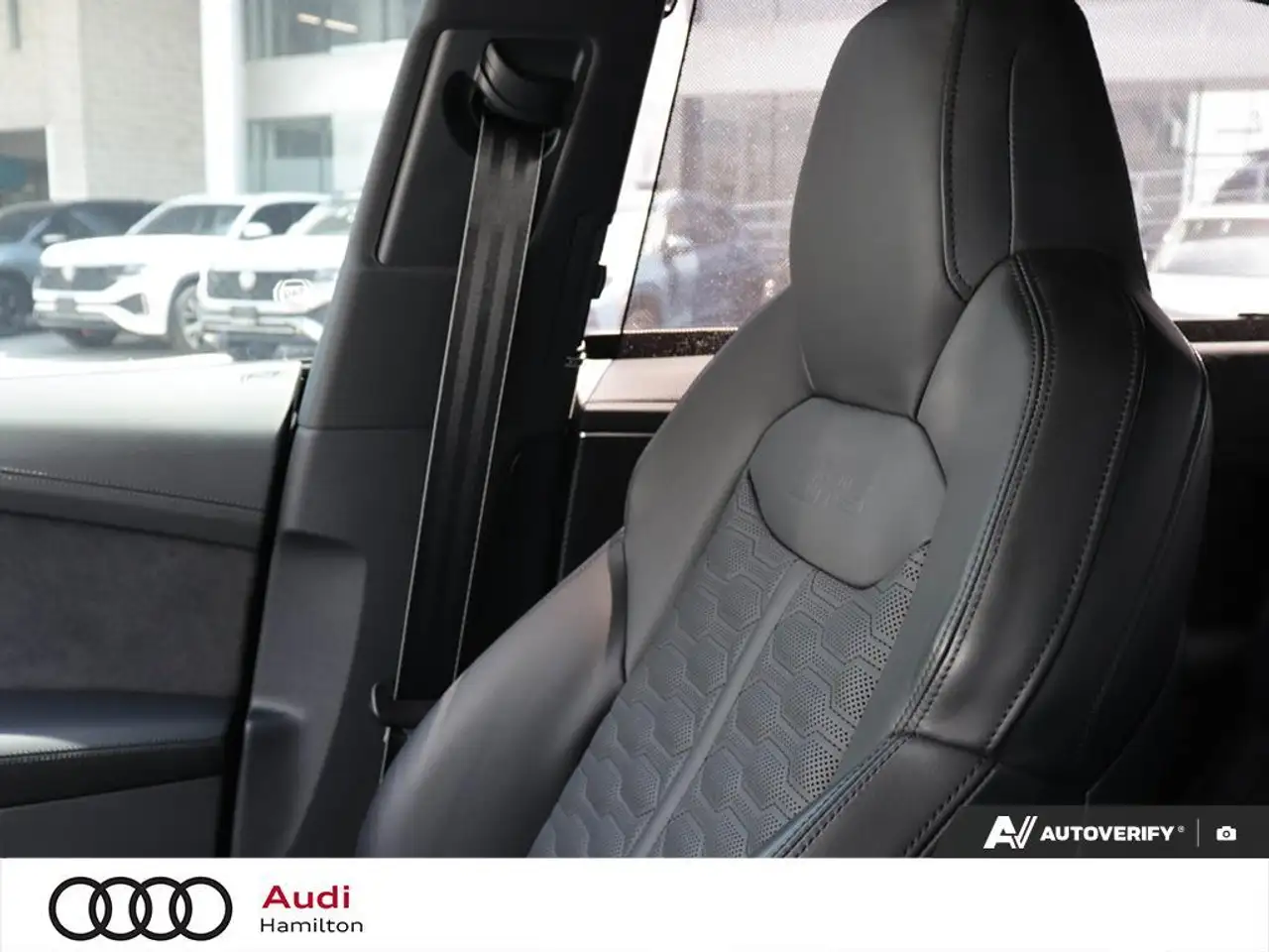 Audi RS Q8 снимка Audi RS Q8