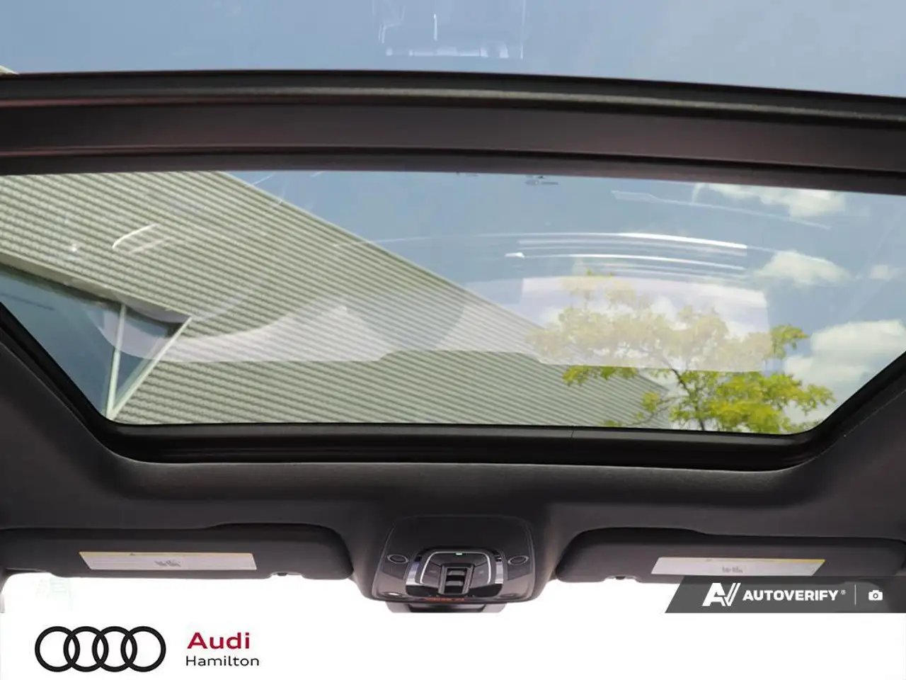 Audi RS Q8 снимка Audi RS Q8