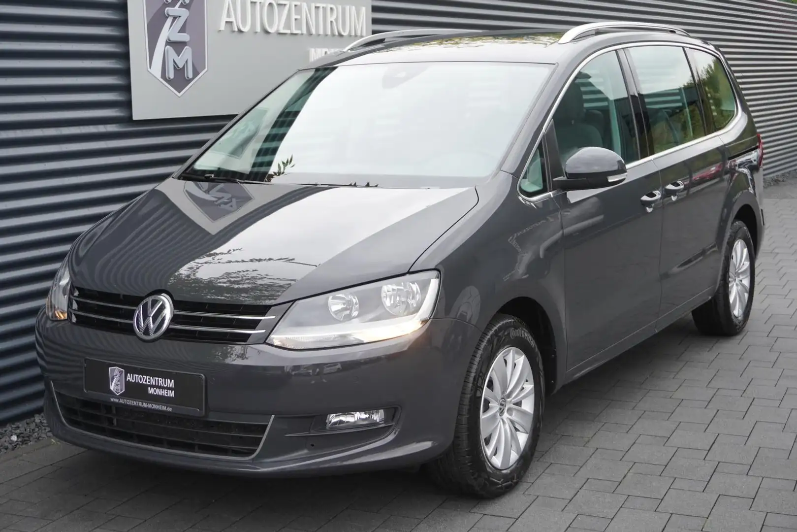 Volkswagen Sharan 1.4 TSI DSG|7-SITZER|APPLE|NAVI|PDC|LED| Grau - 2
