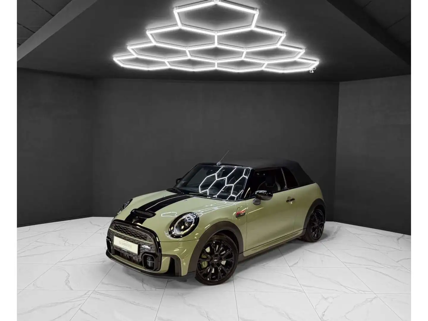 MINI John Cooper Works Cabrio JCW / FULL OPTIONS / Zwart - 1