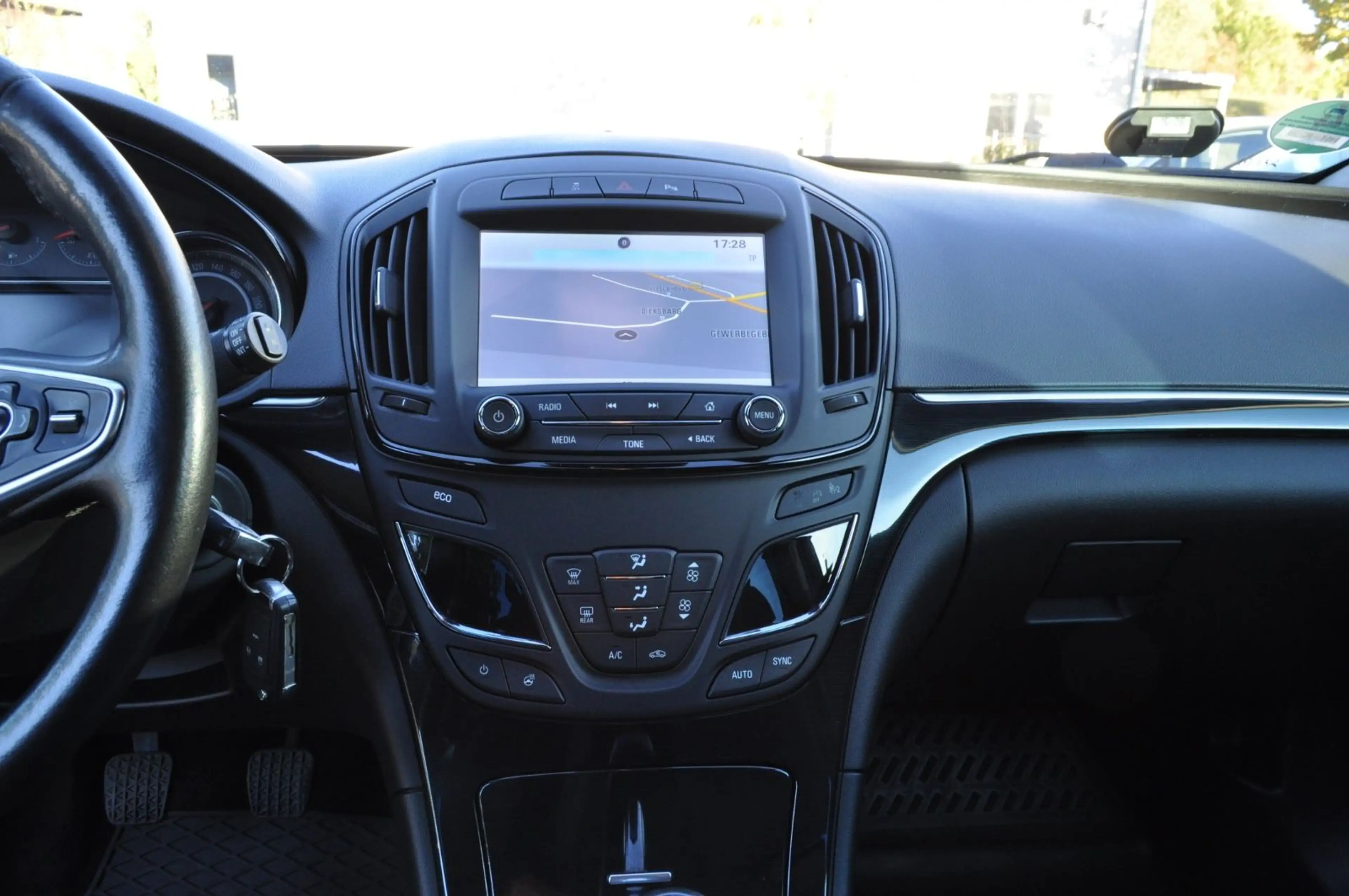 Opel Insignia A Sports Tourer OPC-LINE/ XENON / PDC — photo 12