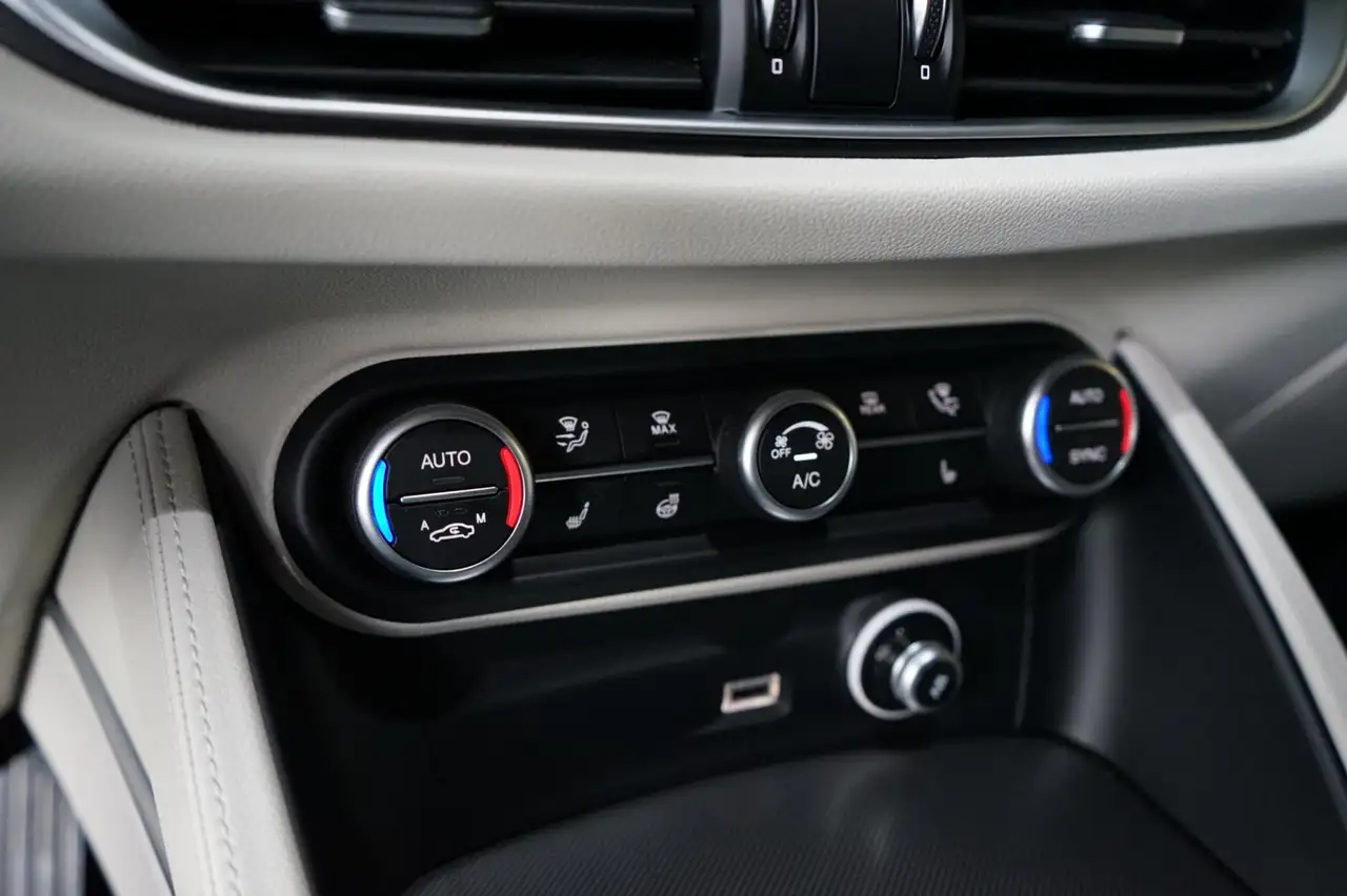 Alfa Romeo Stelvio 2021 — фото 10