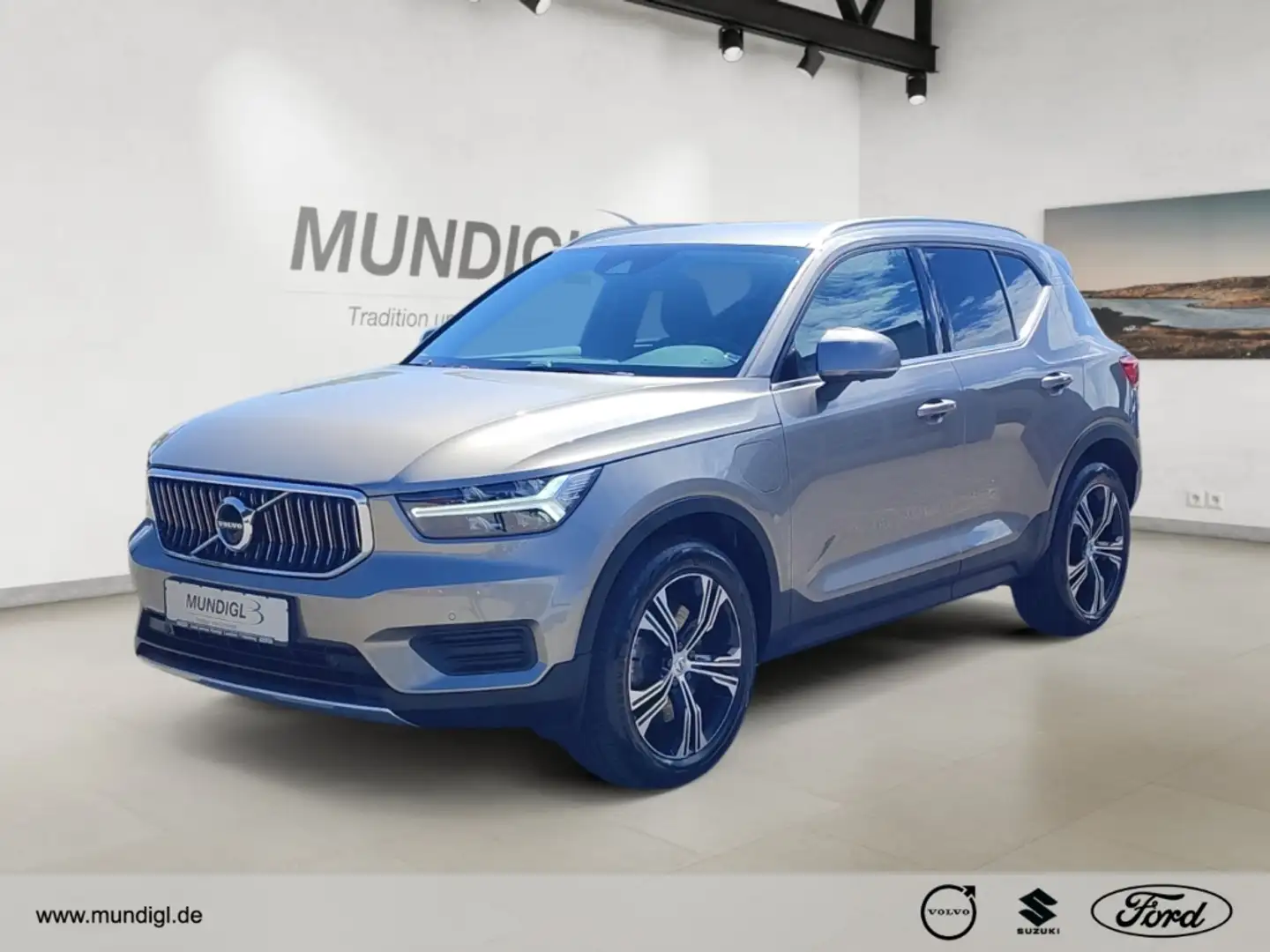 Volvo XC40 Inscription Recharge Plug-In Hybrid 2WD T5 Twin En Grau - 1