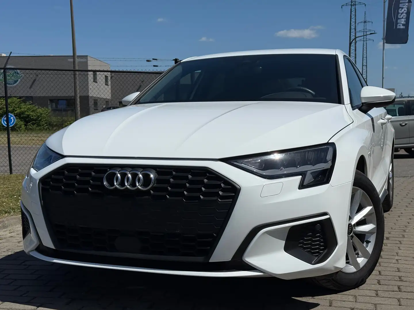 Audi A3 SPORTBACK 35 TFSI 150CH S-TRONIC Blanc - 1