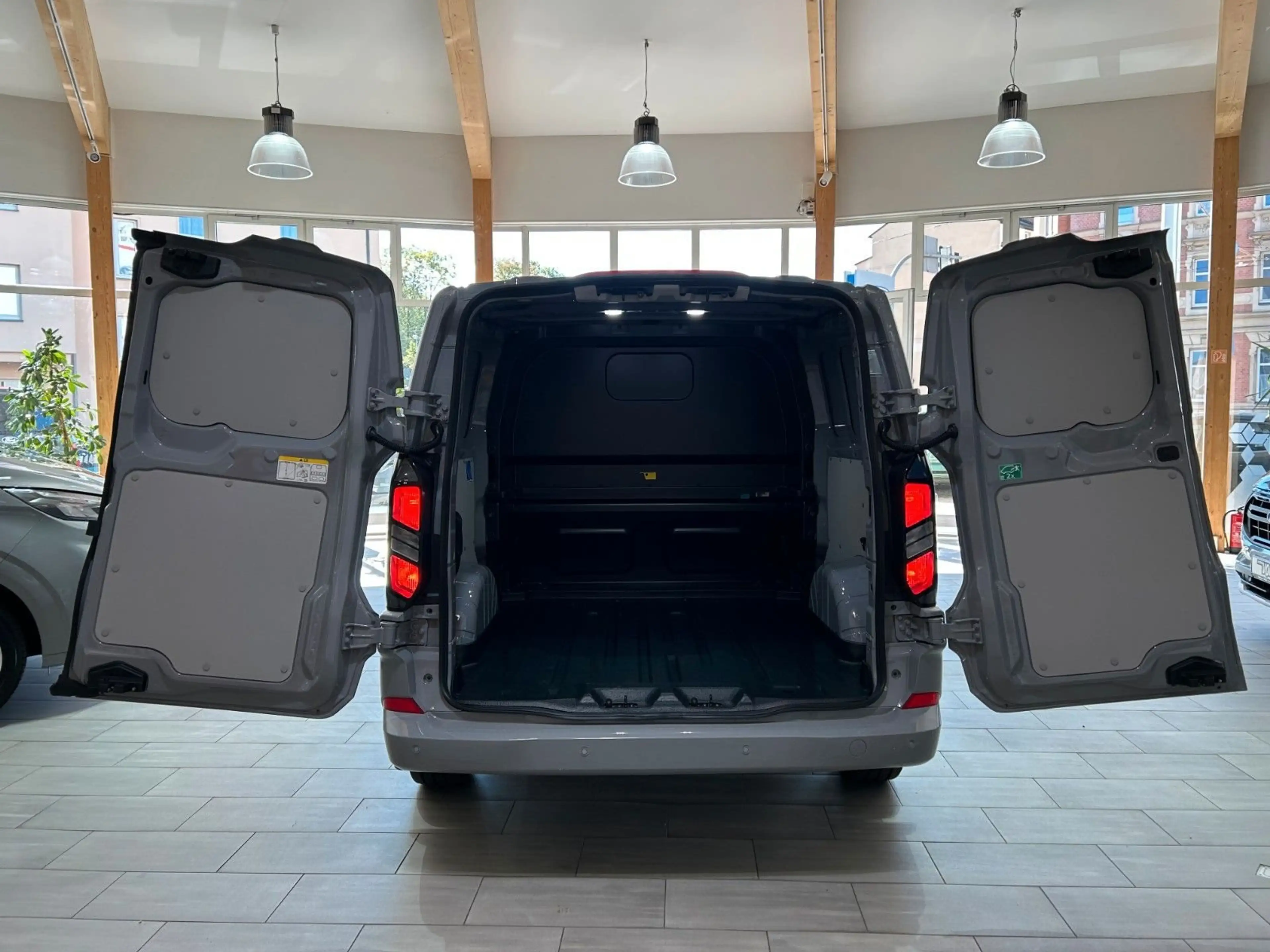 Ford Transit Custom 2,0l Doppelkabine L2 6 Sitze — photo 8