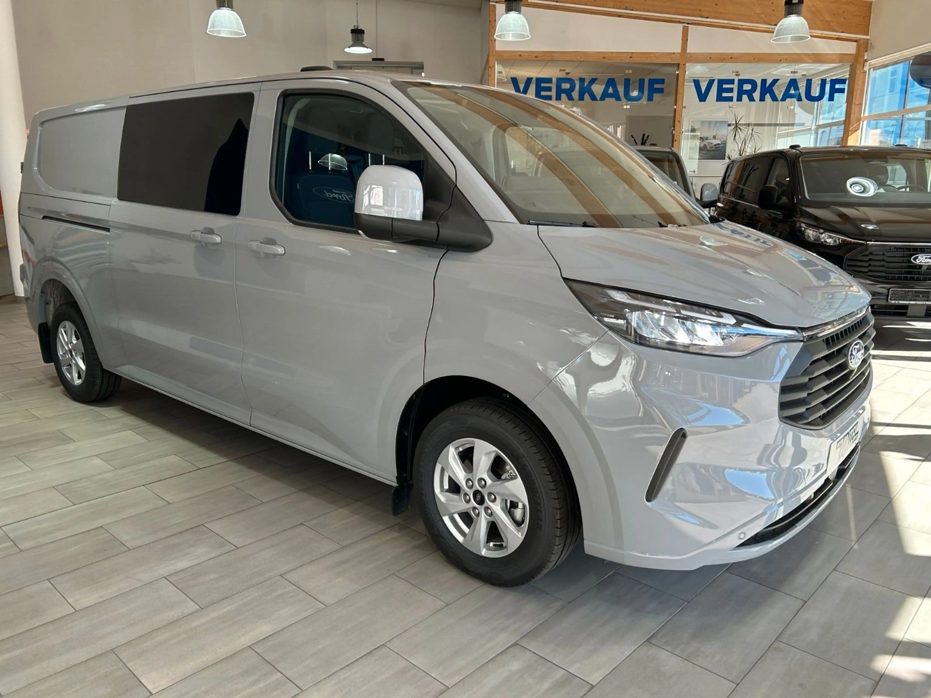 Ford Transit Custom 2,0l Doppelkabine L2 6 Sitze — photo 3