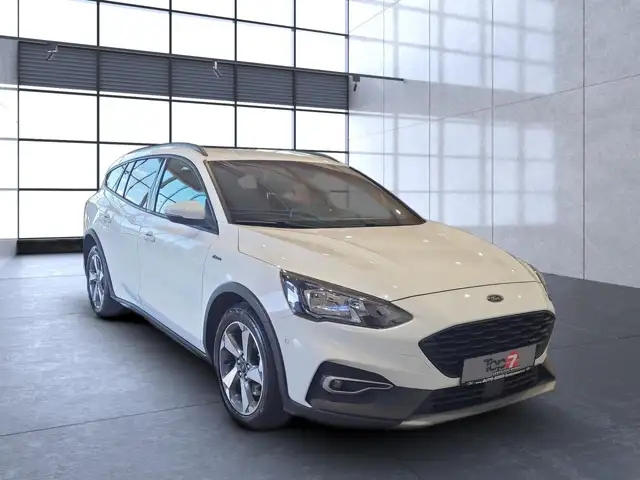 Ford Focus view 7
