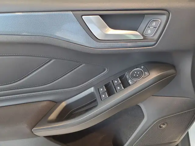Ford Focus view 8
