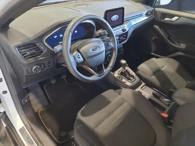 Ford Focus view 10