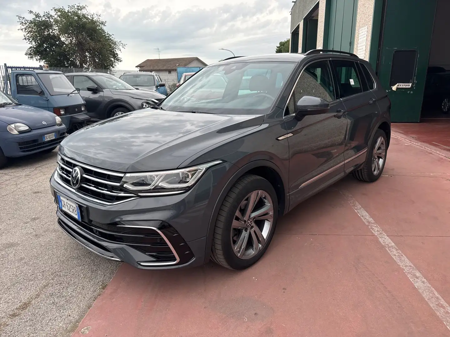 Volkswagen Tiguan 2.0 TDI 150 CV DSG 4MOTION R-Line - 1