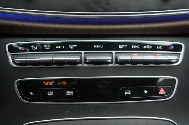 Mercedes-Benz E view 20