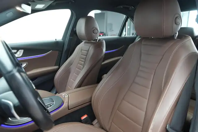 Mercedes-Benz E view 11