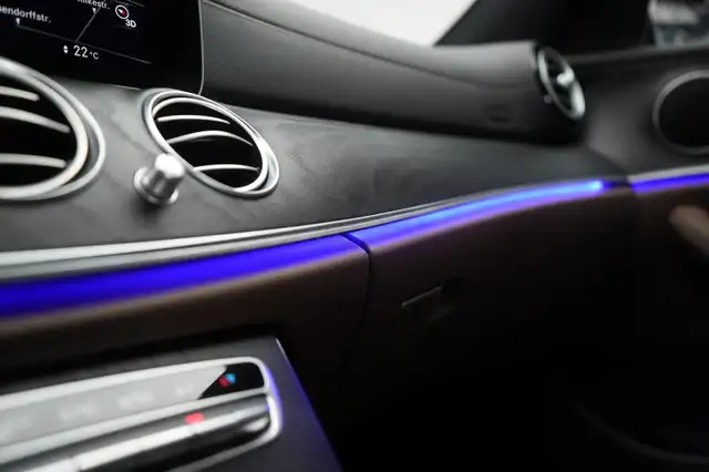 Mercedes-Benz E view 30