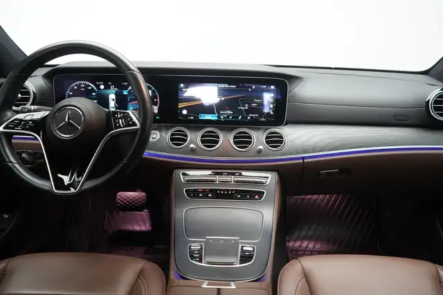 Mercedes-Benz E view 14