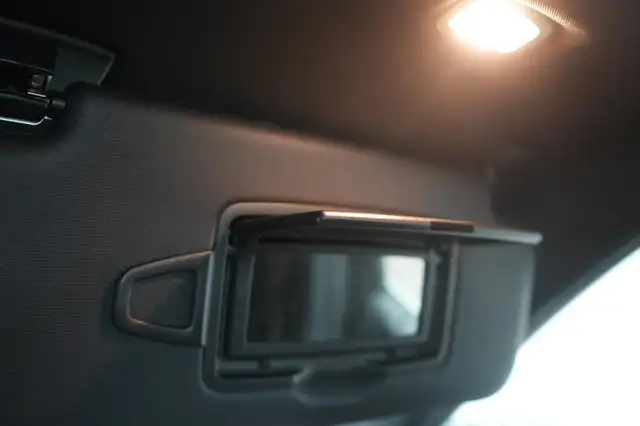 Mercedes-Benz E view 24