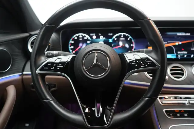 Mercedes-Benz E view 15