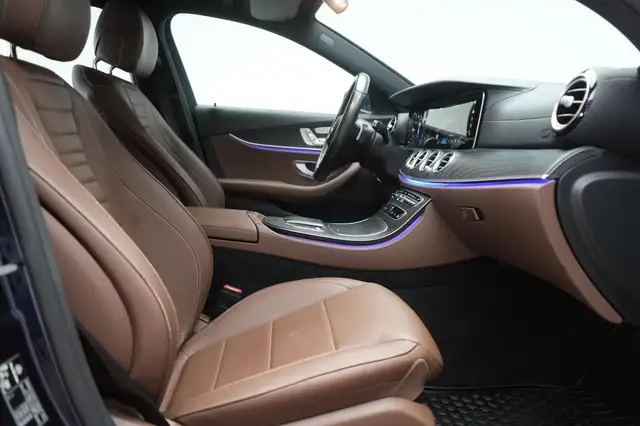 Mercedes-Benz E view 7