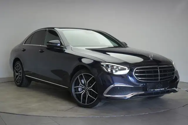 Mercedes-Benz E main image